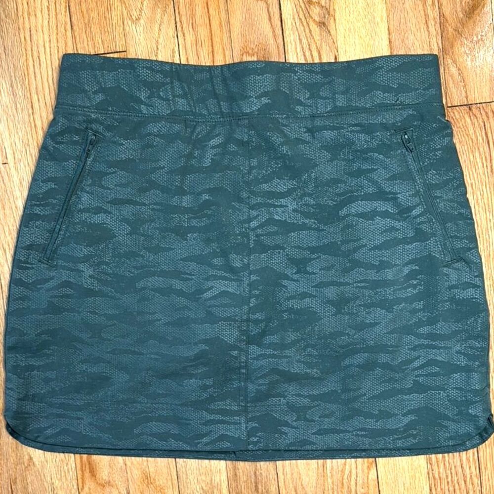 Orvis Skort Women's Skirt Activewear Dark Olive Camouflage Travel Skort M